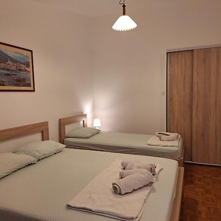 Apartments Kuc Bar Bagian luar foto