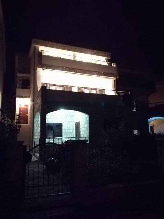 Apartments Kuc Bar Bagian luar foto